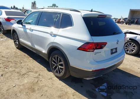 2020 Volkswagen Tiguan Se/Sel z USA, uszkodzony, nr VIN 3VV3B7AX5LM071113